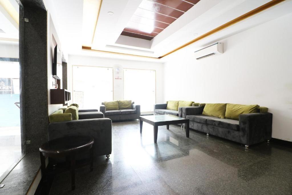 Hotel Peridot Near Igi Delhi Airport Nuova Delhi Esterno foto